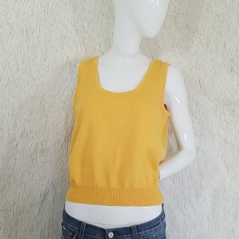ST.JOHN knit crop top scoop neck shortsleeve top M